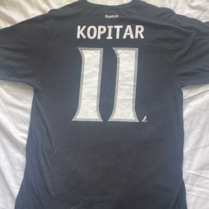 Los Angeles Kings - 2012 Stanley Cup Champions - ANŽE KOPITAR Unisex Tee Shirt